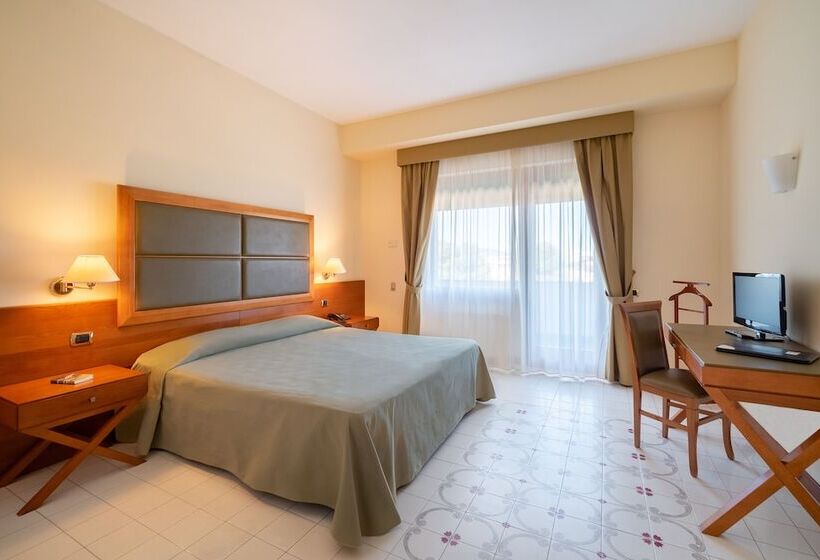 غرفة ملكية, Grand Hotel Don Juan