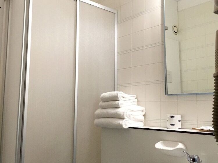 اتاق استاندارد چهار تخته, La Fenice