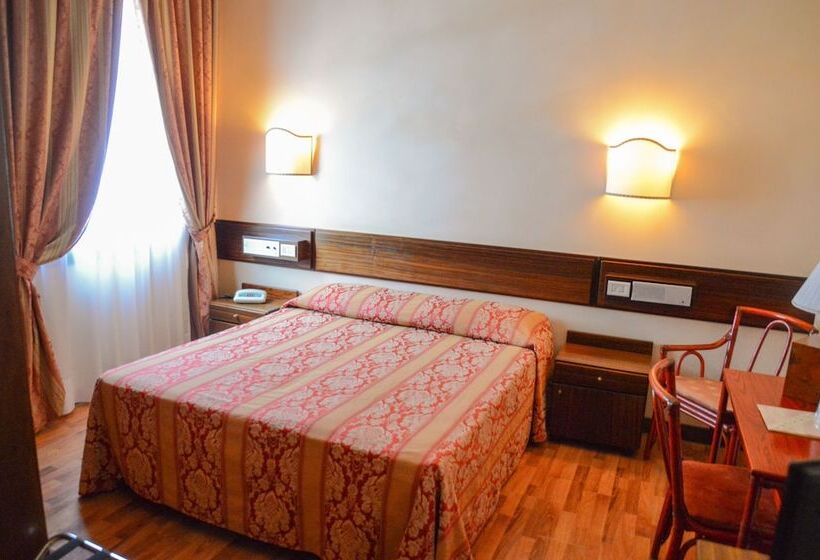 חדר סטנדרט, Le Boulevard