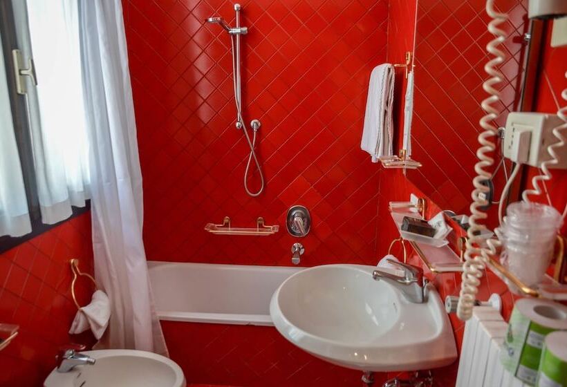 Номер Стандарт, Le Boulevard