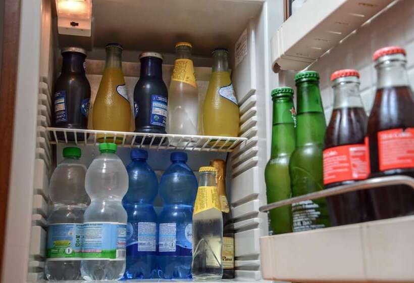 חדר סטנדרט לשלושה, Le Boulevard