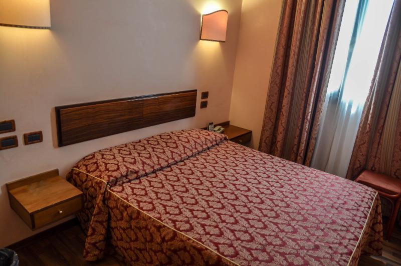 Номер Стандарт, Le Boulevard