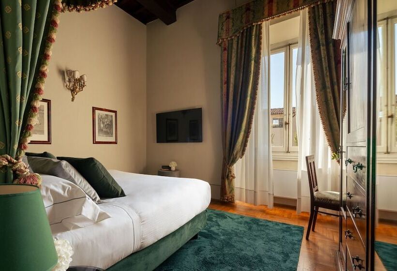 اتاق سوپریور, Loggiato Dei Serviti