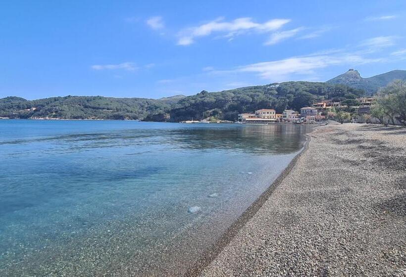 اتاق کلاسیک چهارنفره, Mare