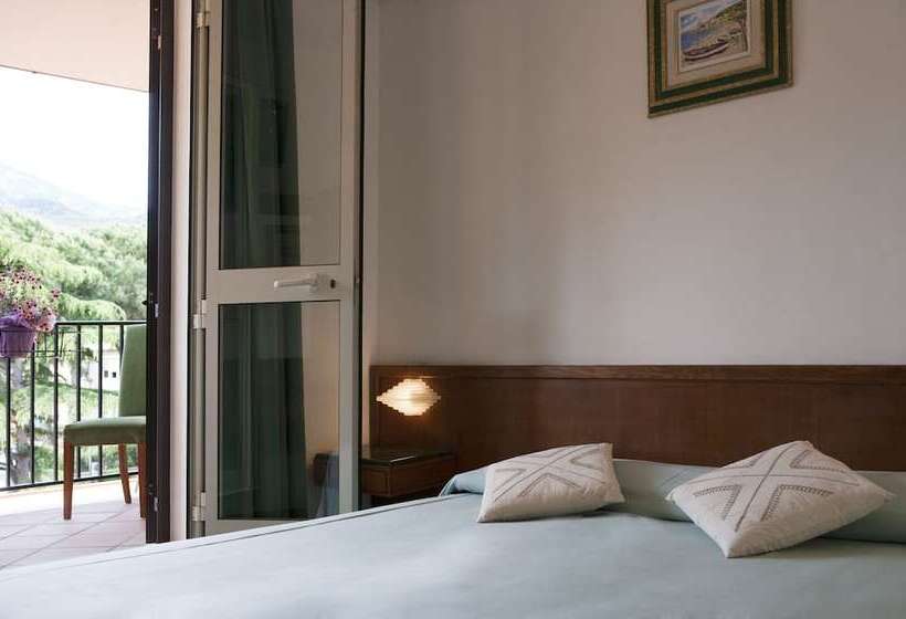 Номер Стандарт Вид на Море, Marinella