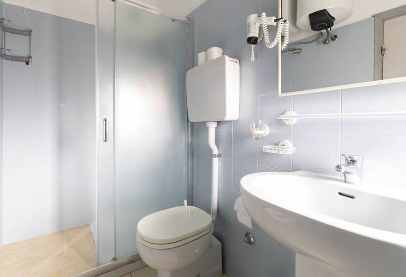 패밀리 룸, Palace