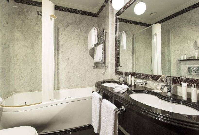 سوییت جونیور, Palazzo Montebello