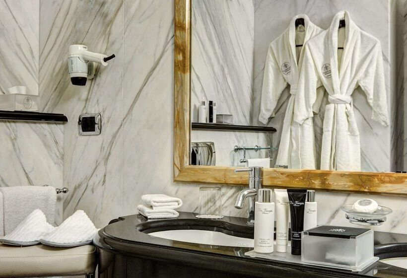 سوییت جونیور, Palazzo Montebello