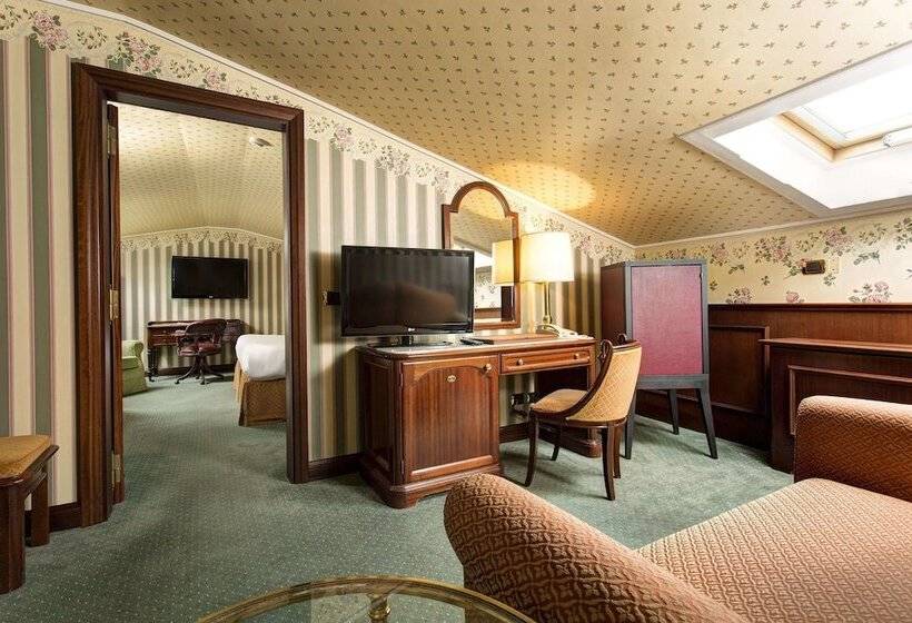 سوییت جونیور, Palazzo Montebello