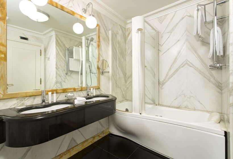 اتاق لوکس, Palazzo Montebello