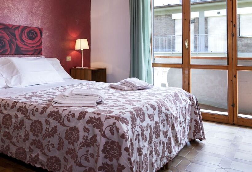 اتاق کلاسیک با چشم‌انداز باغ, Parco Dei Pini