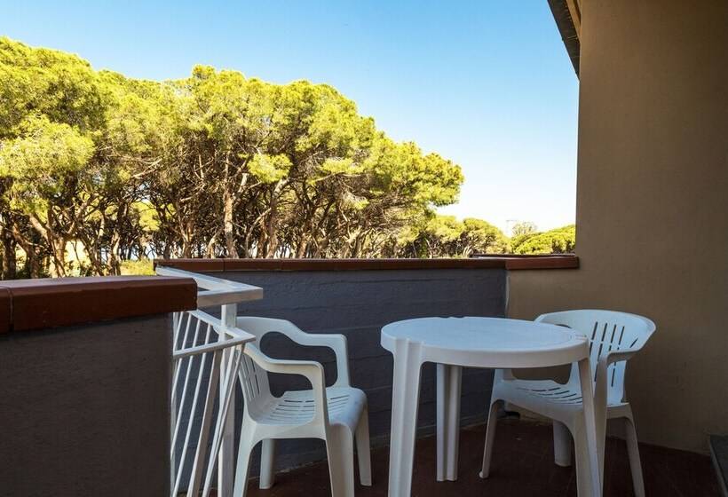 اتاق کلاسیک سه تخته, Parco Dei Pini