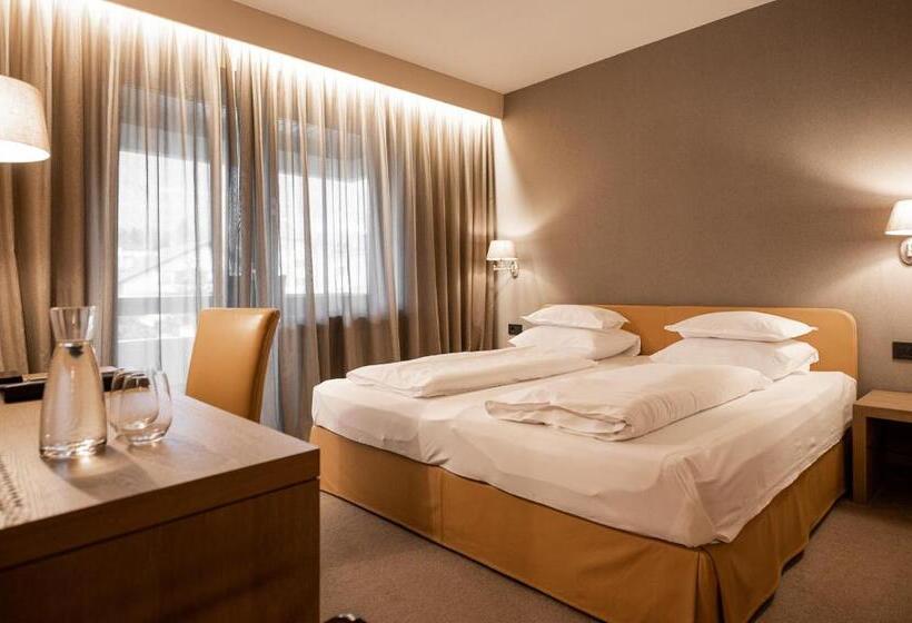 발코니가 있는 스위트, Pollinger