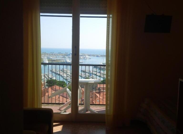 חדר סטנדרט יחיד, Robinia