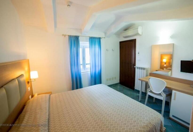 חדר משפתחתי סופריור, Saraceno