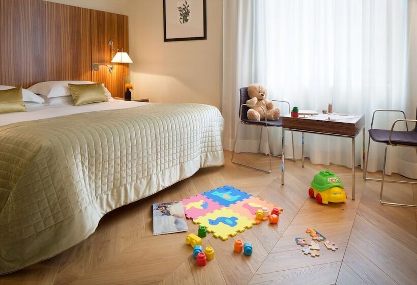 家庭间, Starhotels Anderson