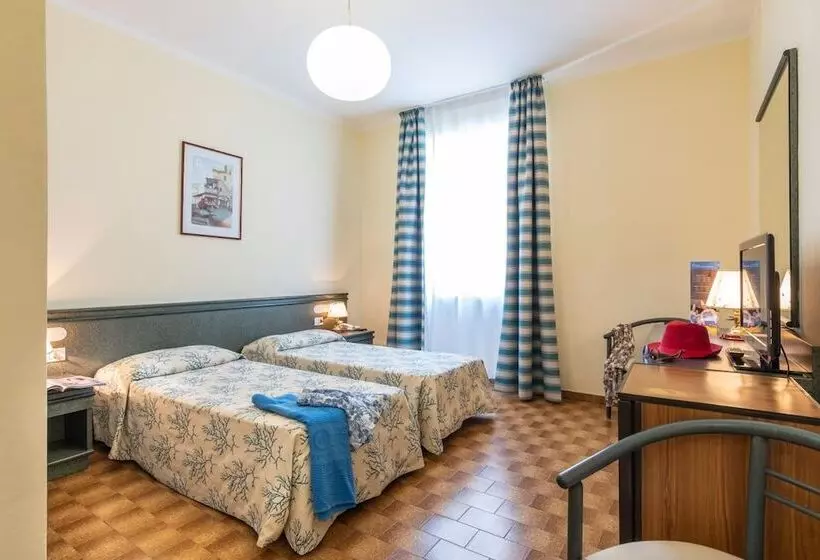 Camera Quadrupla Standard, Th Ortano Ortano Mare Village