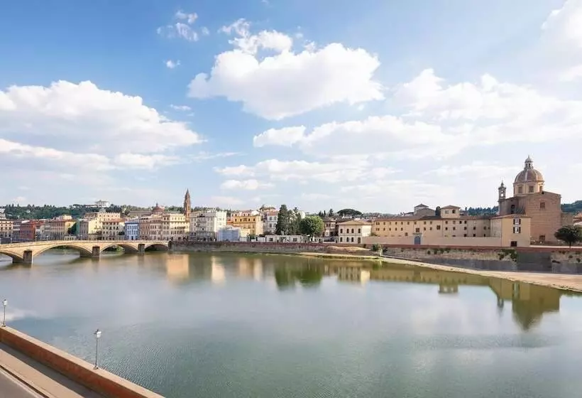 Ullakkohuone, The Excelsior, A Luxury Collection Hotel, Florence