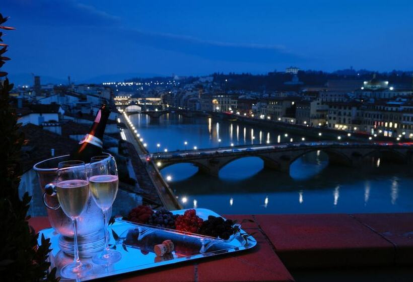 سوئیت با چشم‌انداز رودخانه, The Westin Excelsior, Florence