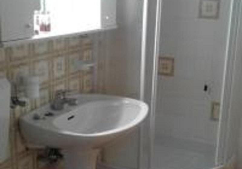 标准三人间, Topazio