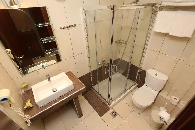 Standard Neljän Hengen Huone, Topazio