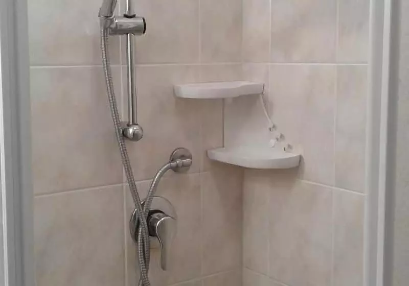 Standard-huone, Topazio