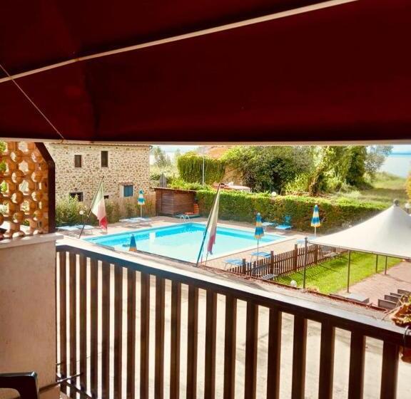 バルコニー付きスタンダードトリプルルーム, Torricella