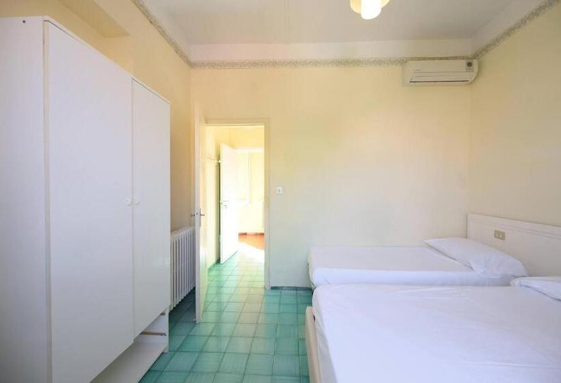 غرفة قياسية ثلاثية, Villa Diana   Beach & Rooms