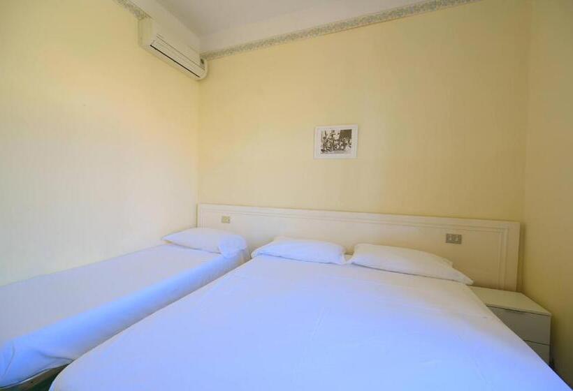 غرفة قياسية ثلاثية, Villa Diana   Beach & Rooms