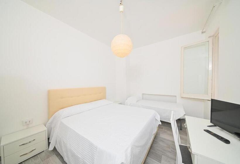 غرفة قياسية ثلاثية, Villa Diana   Beach & Rooms