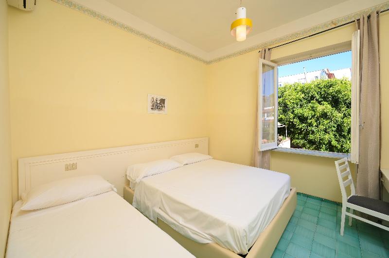 غرفة قياسية ثلاثية, Villa Diana   Beach & Rooms