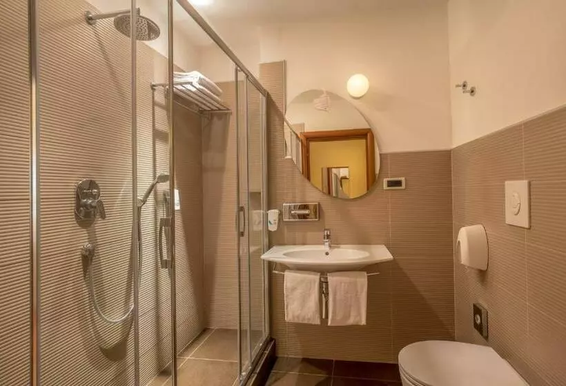 スタンダード5人部屋, Best Western Hotel Globus