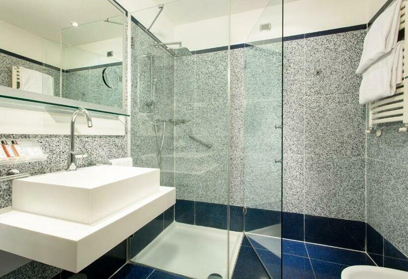 اتاق استاندارد یک نفره, Best Western Plus Hotel Universo