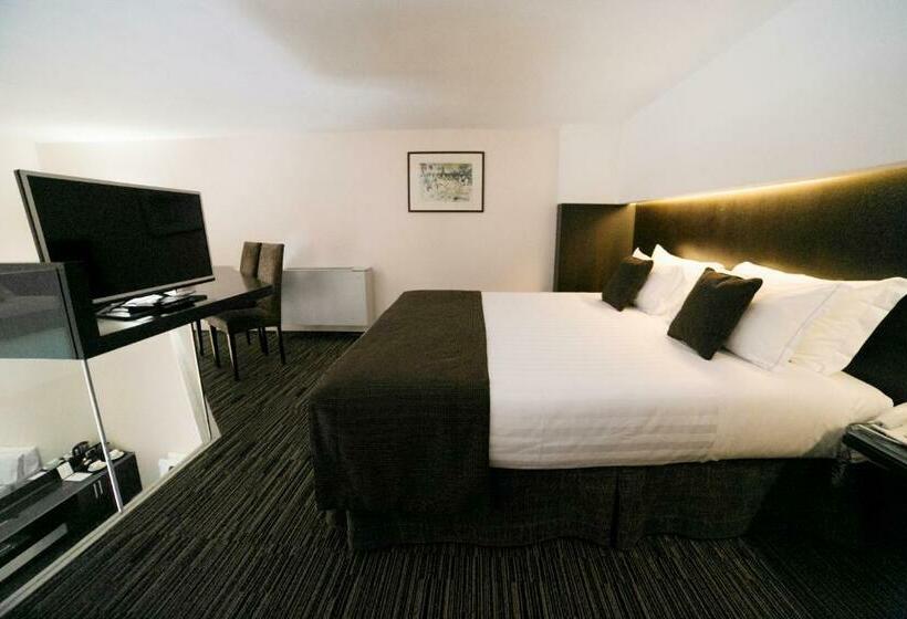 سوییت جونیور, Best Western Plus Hotel Universo