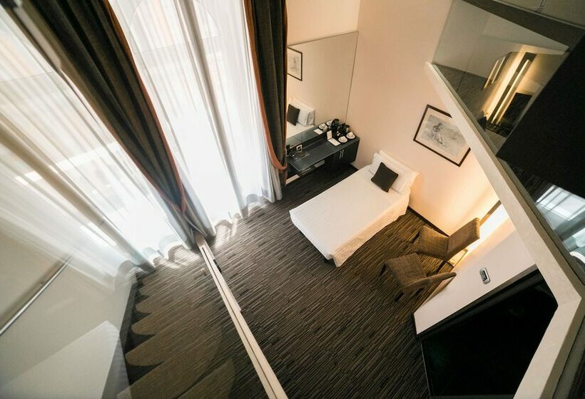 سوییت جونیور, Best Western Plus Hotel Universo