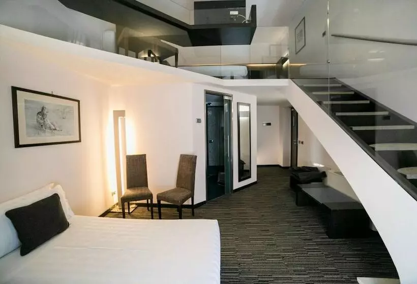 سوییت جونیور, Best Western Plus Hotel Universo