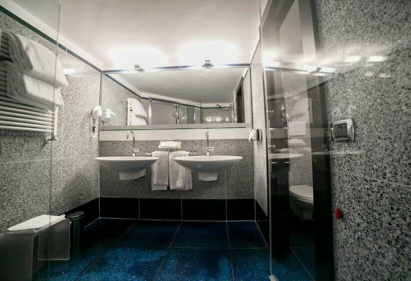 سوییت جونیور, Best Western Plus Hotel Universo