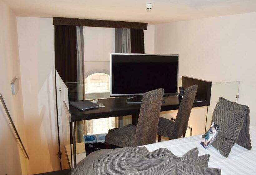 اتاق لوکس با تخت بزرگ, Best Western Plus Hotel Universo