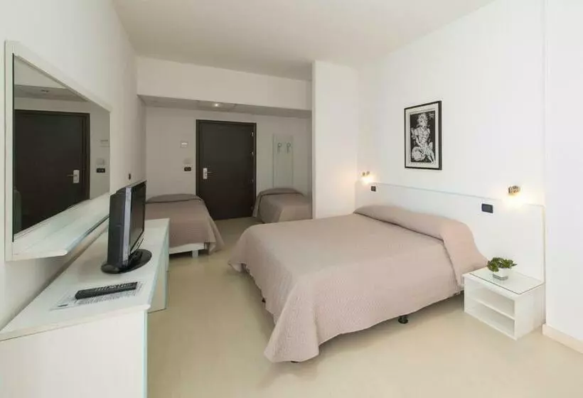 Standard Neljän Hengen Huone, Grand Hotel Adriatico