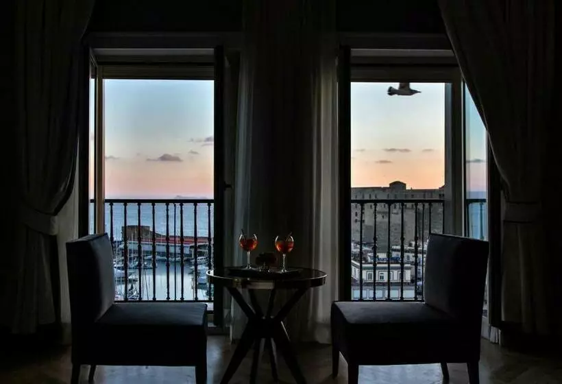 オーシャンビュースイート, Grand Hotel Santa Lucia