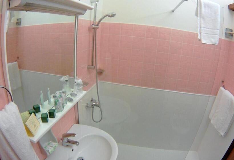 اتاق استاندارد سه نفره, Albergo Residence Italia Vintage