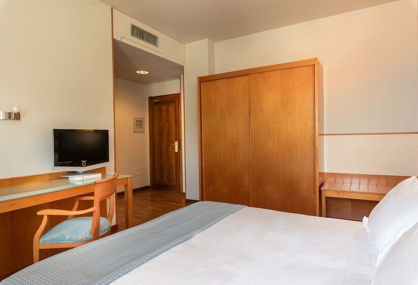 غرفة قياسية, Baia Flaminia