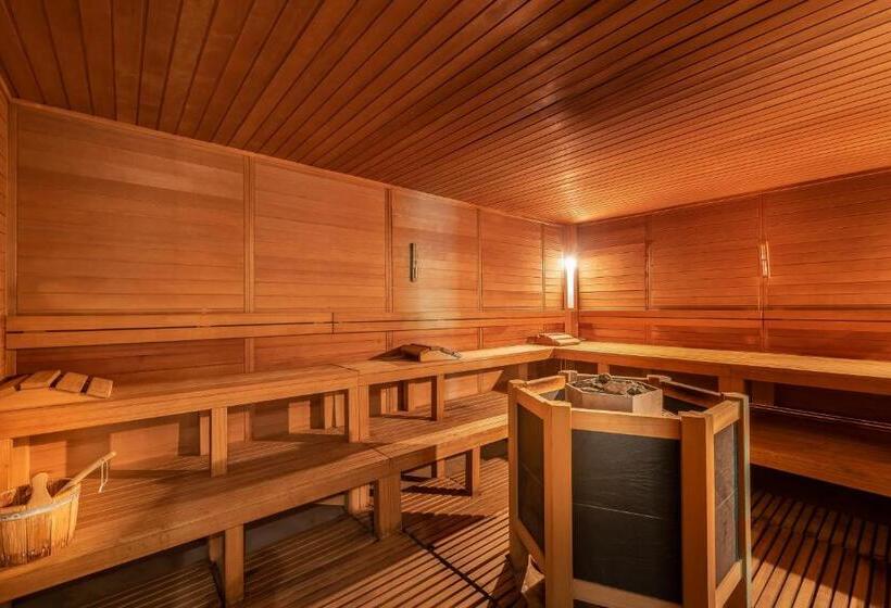 جناح جونيور مطلّ علي البحر, Baia Flaminia