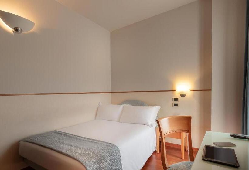 غرفة أساسية, Baia Flaminia