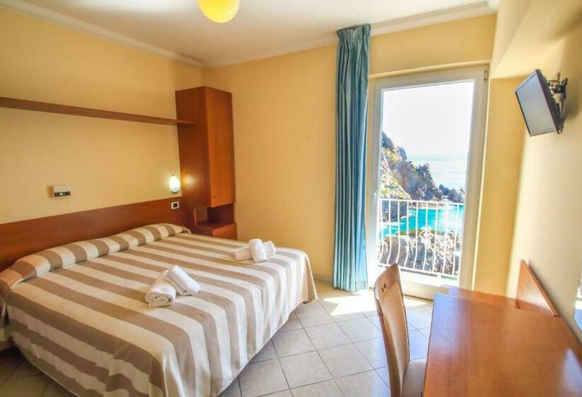 غرفة قياسية مطلّة علي البحر, Bellavista