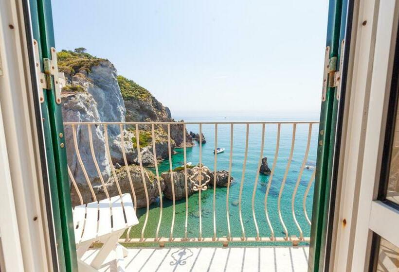 غرفة قياسية مطلّة علي البحر, Bellavista