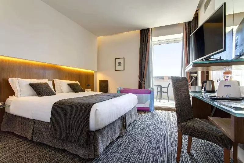 اتاق سوپریور با تخت بزرگ, Best Western Plus Hotel Universo