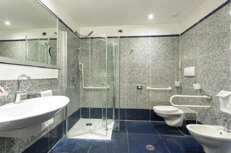 اتاق راحتی سه تخته, Best Western Plus Hotel Universo