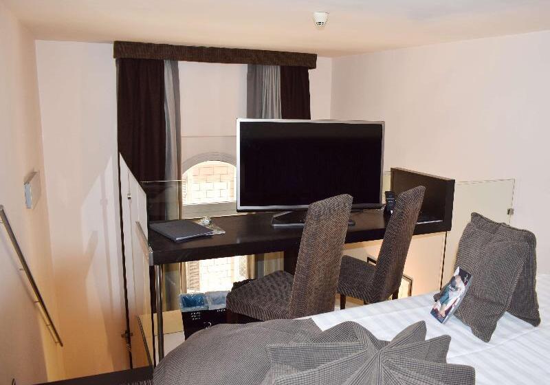 اتاق لوکس با تخت بزرگ, Best Western Plus Hotel Universo