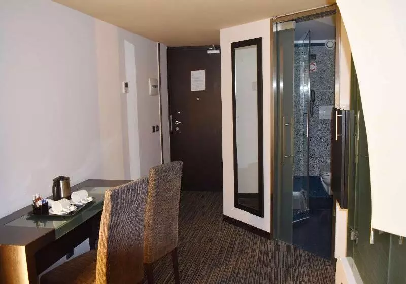 اتاق لوکس با تخت بزرگ, Best Western Plus Hotel Universo